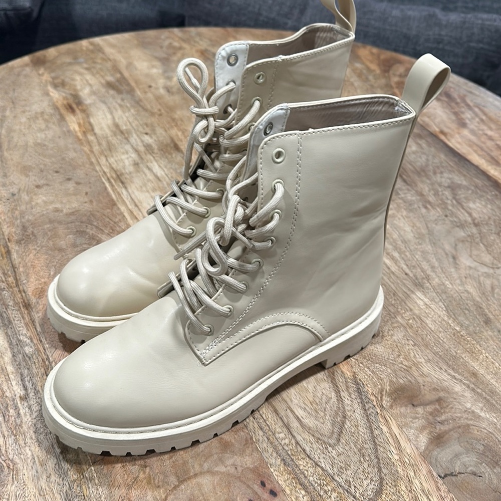 COMBAT Boots, size 39